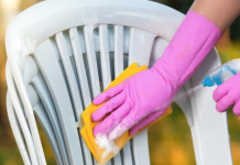 Kako najlakše očistiti bele plastične stolice? Trikovi uz koje će blistati kao da su sada stigle iz fabrike