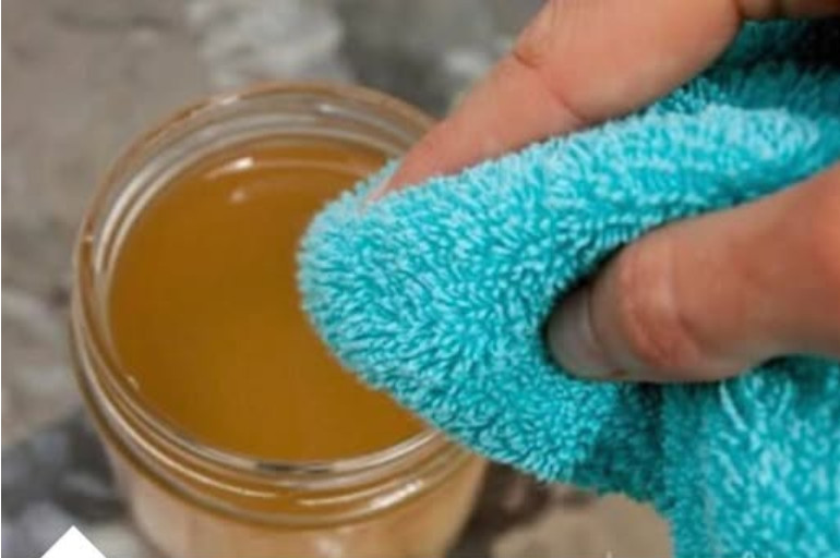 ZABORAVITE NA BRADAVICE I MLADEŽE JEDNOM ZA SVAGDA: Najjeftiniji i najefikasniji lijek koji svako ima u špajzu! - featured image