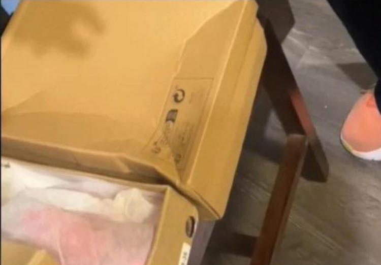Žena naručila papuče preko Temu-a, kada su joj stigle, umelo nije doživela šlog! Prevrnula se na glavu kada je… - featured image