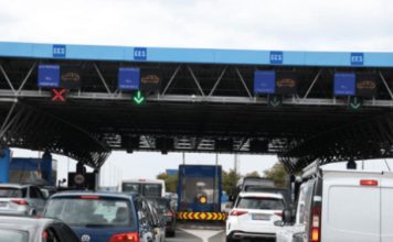 Haos na granici: Hiljade osoba iz BIH I SRBIJE vraćeno sa Hrvatske granice zbog novog sistema kontrole!Ukoliko nemate ovo kod sebe ne krećite na put Haos na granici: Hiljade osoba iz BIH I SRBIJE vraćeno sa Hrvatske granice zbog novog sistema kontrole!Ukoliko nemate ovo kod sebe ne krećite na put - featured image
