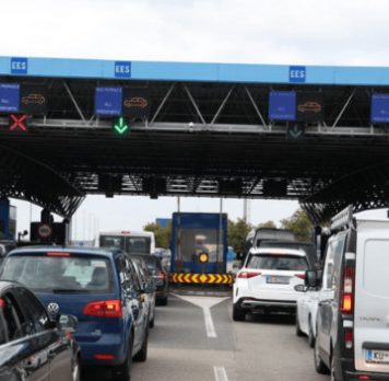 Haos na granici: Hiljade osoba iz BIH I SRBIJE vraćeno sa Hrvatske granice zbog novog sistema kontrole!Ukoliko nemate ovo kod sebe ne krećite na put Haos na granici: Hiljade osoba iz BIH I SRBIJE vraćeno sa Hrvatske granice zbog novog sistema kontrole!Ukoliko nemate ovo kod sebe ne krećite na put - featured image