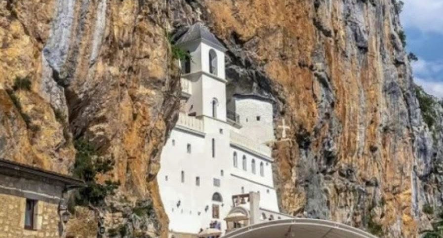 Skandal pod Ostrogom kakav se ne pamti: Došli pred oltar da se venčaju, a otac Joil ih pitanjem uništio i sprečio prevaru veka! - featured image