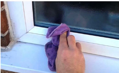 SAMO ISKUSNE DOMAĆICE ZNAJU DA SE PVC VRATA ČISTE UZ POMOĆ OVE VOĆKE: Oribaće svu MASNOĆU i FLEKE za tren oka - featured image SAMO ISKUSNE DOMAĆICE ZNAJU DA SE PVC VRATA ČISTE UZ POMOĆ OVE VOĆKE: Oribaće svu MASNOĆU i FLEKE za tren oka - featured image